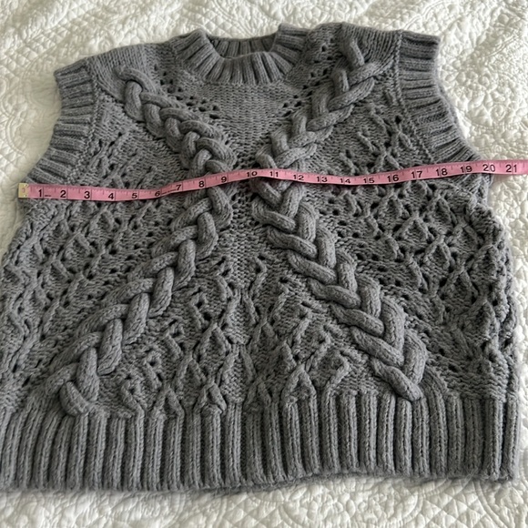 Zara Charcoal Gray Braided Cable Knit Sleeveless Crewneck Sweater Vest - Picture 3 of 8